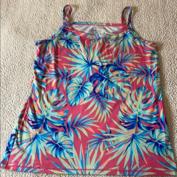 Tank tops - Picture 2 of 3